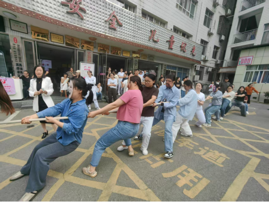 慈利县妇幼保健院工会开展拔河比赛活动